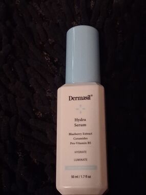 Hydra Serum - Light Blue & Cream Hydrating Face Serum